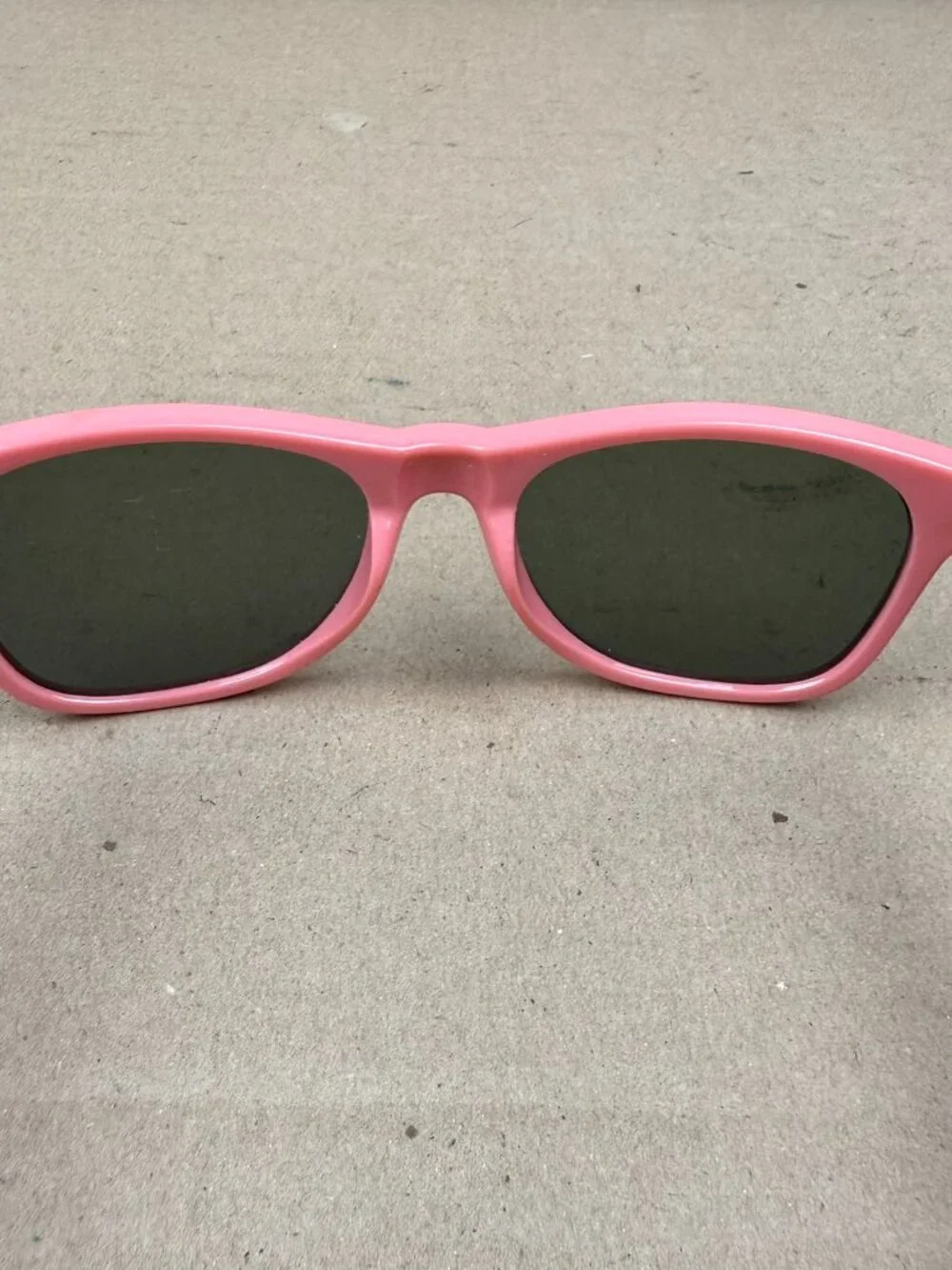 Pink Sunglasses With Bow Detail - Scratch Damage